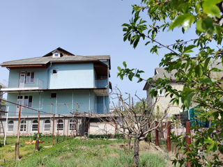 Vând casa de locuit 303 m2, terenul 9 ari, garaj (5 minute de la Chisinau) foto 6