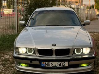 BMW 7 Series foto 2