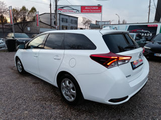 Toyota Auris foto 3