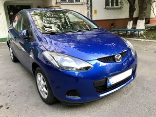 Mazda 2 foto 1