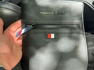 Tommy Hilfiger foto 1