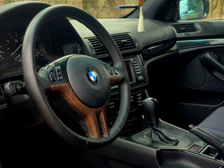 BMW 5 Series foto 7