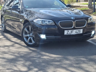 BMW 5 Series Touring foto 1