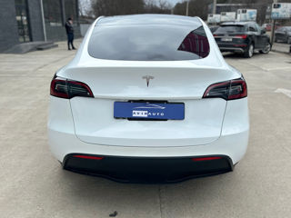 Tesla Model Y foto 6