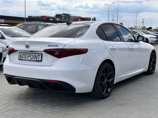 Alfa Romeo Giulia foto 4