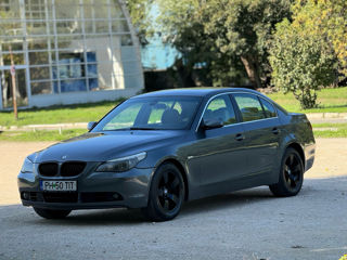 BMW 5 Series foto 2