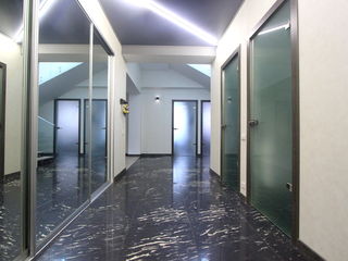 Chirie! Apartament în 2 nivele, Rîșcani, str. Miron Costin, 4 odăi + salon, 260 m2, euroreparație! foto 6