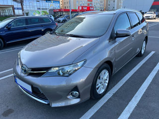 Toyota Auris foto 1