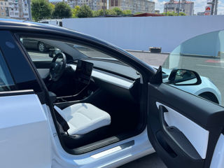 Tesla Model 3 foto 5