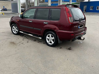 Nissan X-Trail foto 2