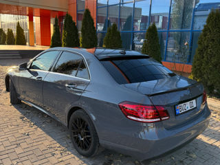 Mercedes E-Class foto 2