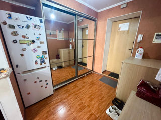 Apartament cu 2 camere, 44 m², Sculeni, Chișinău foto 3