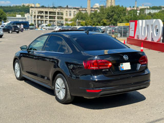 Volkswagen Jetta foto 9