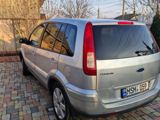 Ford Fusion foto 3