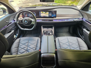 BMW 7 Series foto 9