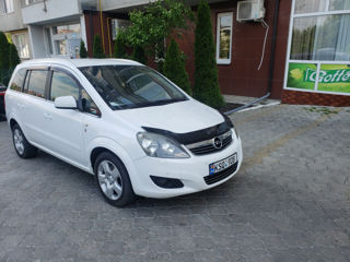 Opel Zafira foto 4