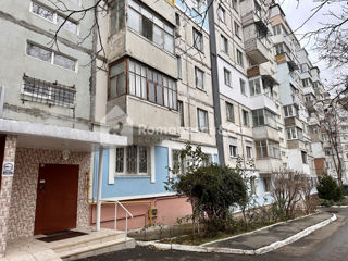 Apartament cu 2 camere, 54 m², Buiucani, Chișinău foto 2