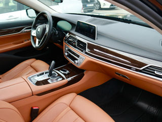 BMW 7 Series foto 12