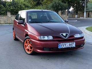 Alfa Romeo 145 foto 4