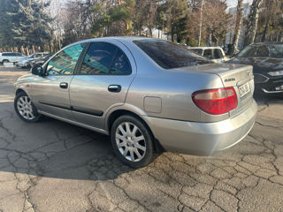 Nissan Almera foto 2