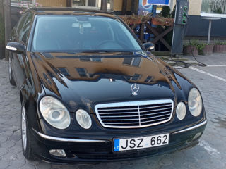 Mercedes E-Class foto 2