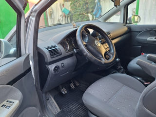 Volkswagen Sharan foto 8