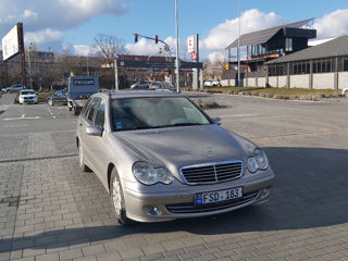 Mercedes C-Class foto 3