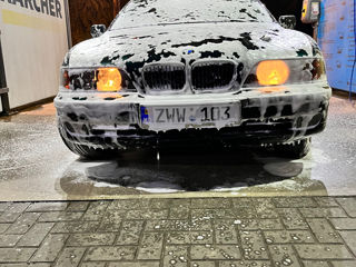 BMW 5 Series foto 4