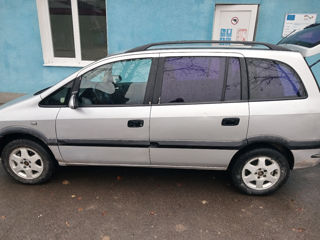 Opel Zafira foto 4