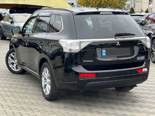 Mitsubishi Outlander foto 3