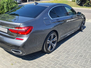 BMW 7 Series foto 3