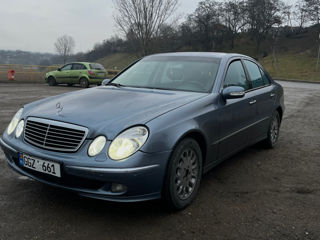 Mercedes E-Class foto 2