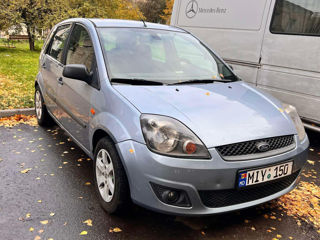 Ford Fiesta foto 4