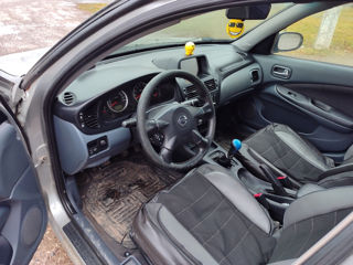 Nissan Almera foto 5