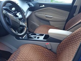 Ford Kuga foto 8