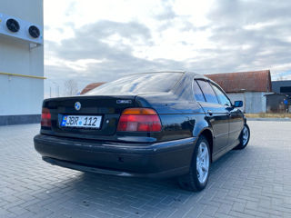 BMW 5 Series foto 6