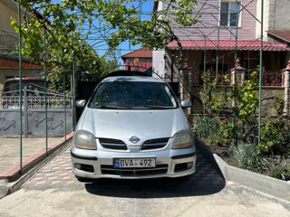 Nissan Almera Tino foto 1