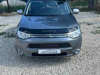 Mitsubishi Outlander foto 1