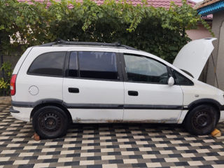 Opel Zafira foto 1