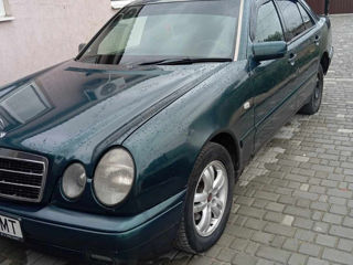 Mercedes E-Class foto 3