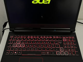 Vând laptop Acer Nitro