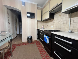 Apartament cu 2 camere, 50 m², Botanica, Chișinău foto 7