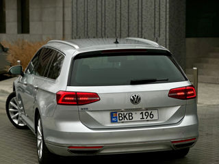 Volkswagen Passat foto 3