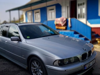 BMW 5 Series foto 2