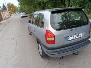 Opel Zafira foto 7