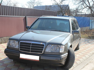 Mercedes E-Class foto 2