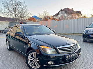 Mercedes C-Class foto 2