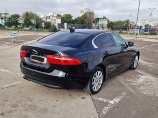 Jaguar XE foto 4