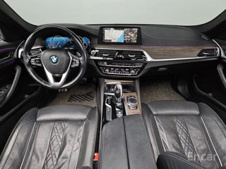 BMW 5 Series foto 7