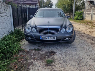 Mercedes E-Class foto 1